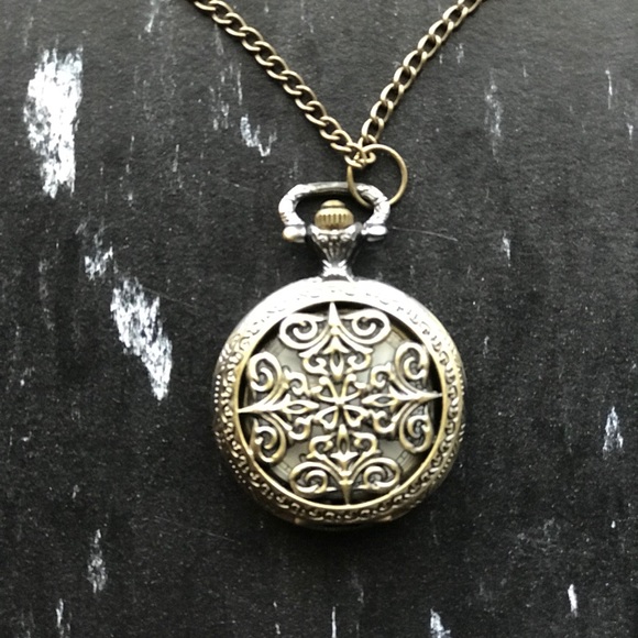 *2/$20* Beautiful  steampunk pocket watch necklace - Picture 2 of 3